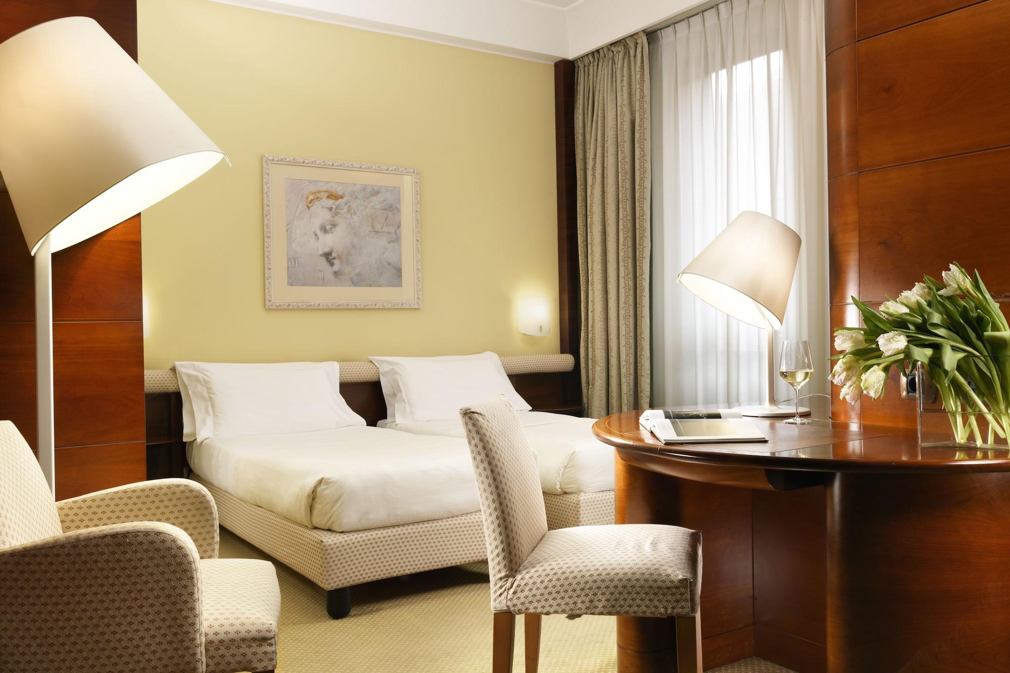 Una Hotels Cusani Milano Ngoại thất bức ảnh