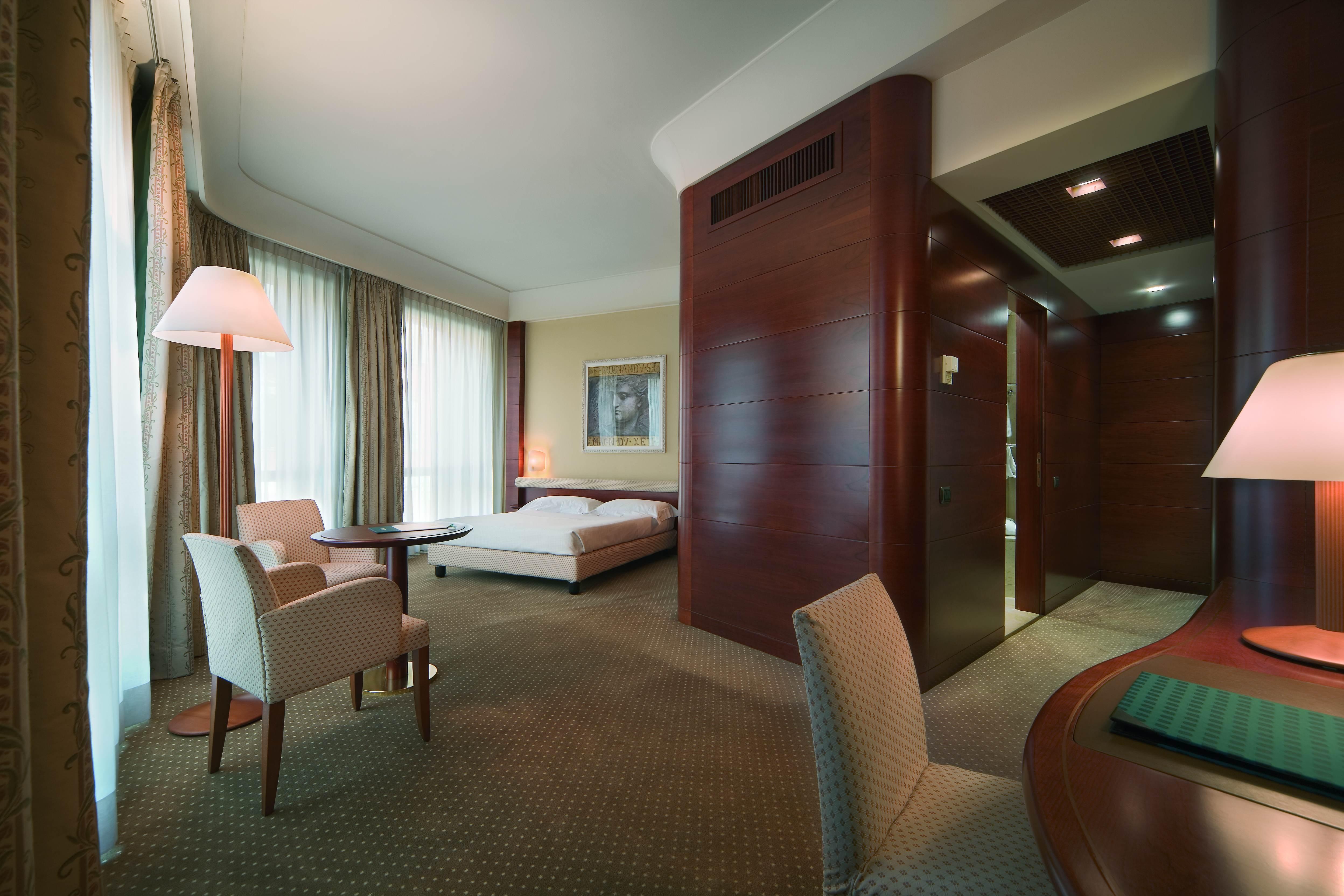 Una Hotels Cusani Milano Ngoại thất bức ảnh