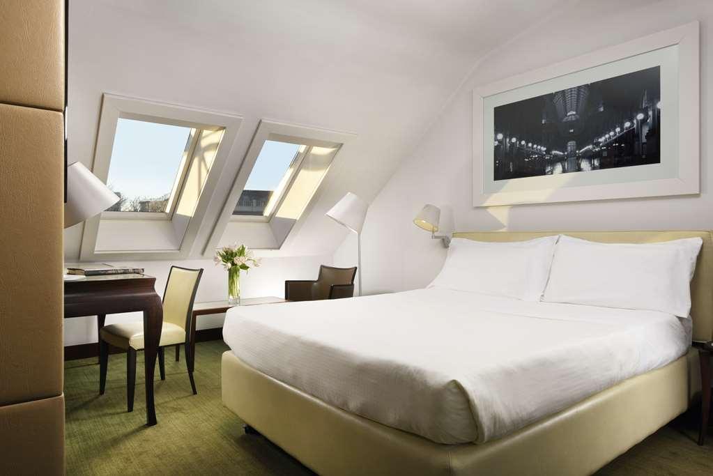 Una Hotels Cusani Milano Phòng bức ảnh
